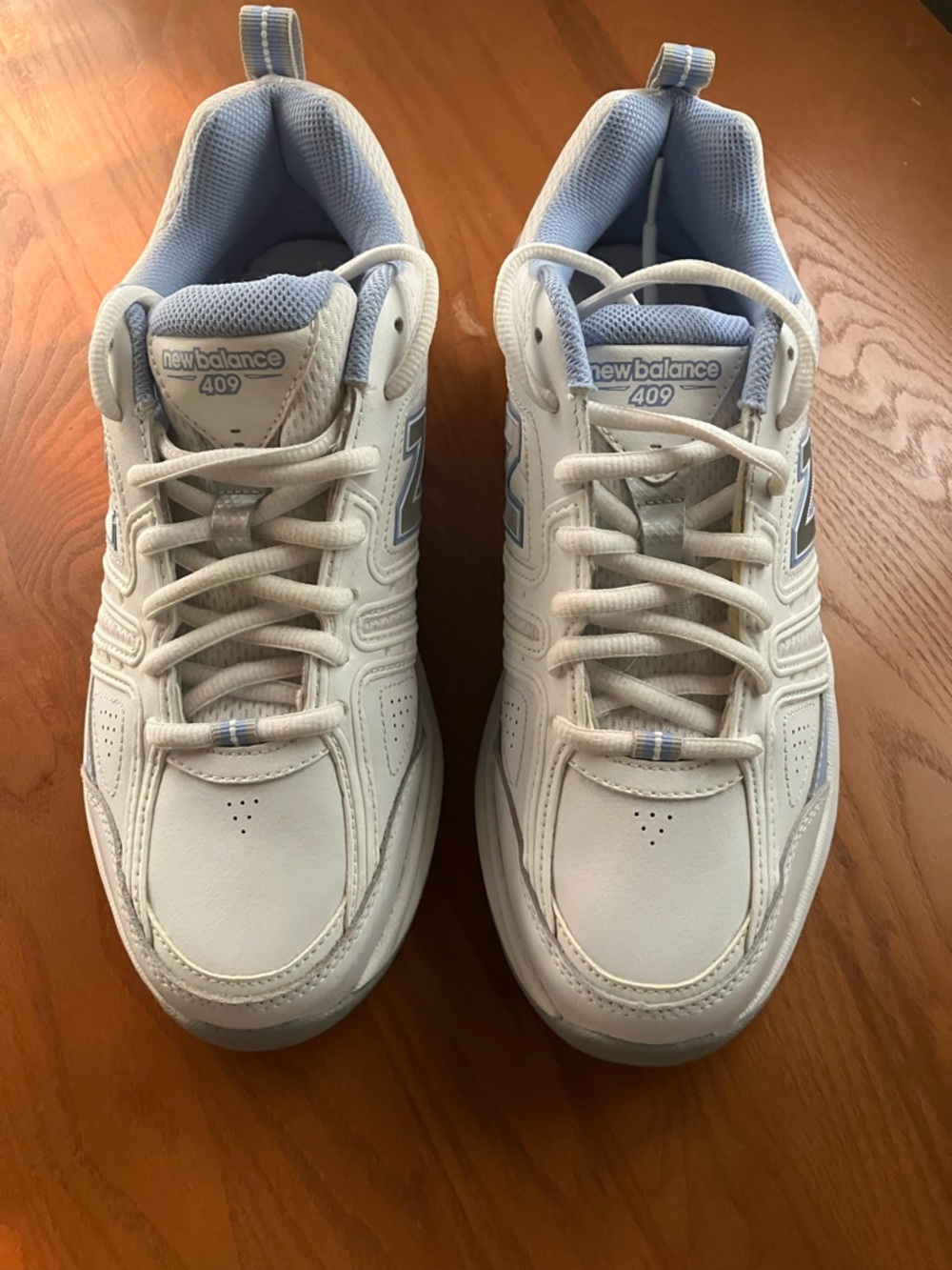 Women’s New Balance 409 White with Light Blue Trim Cross Trainers Size 9.5